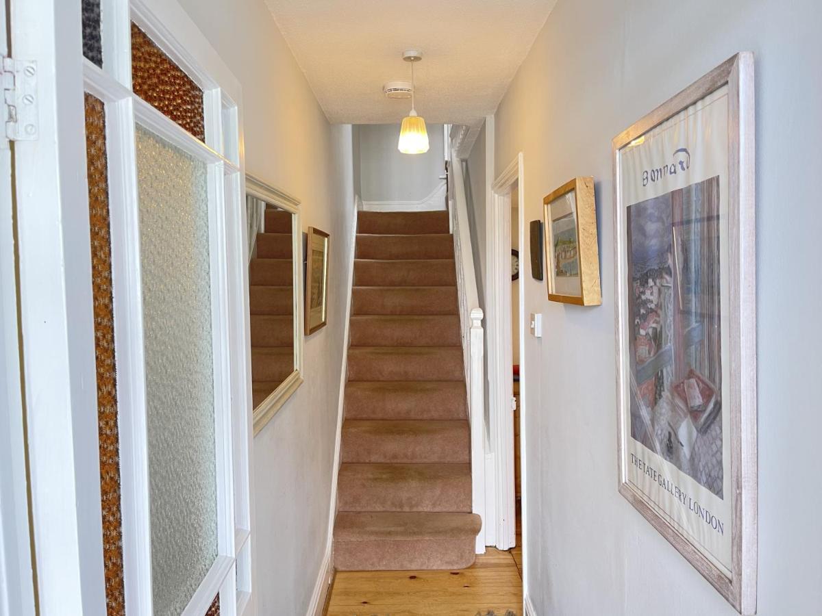 37 Trenwith Place, Charming Family Home & Garden! St Ives  Exterior photo