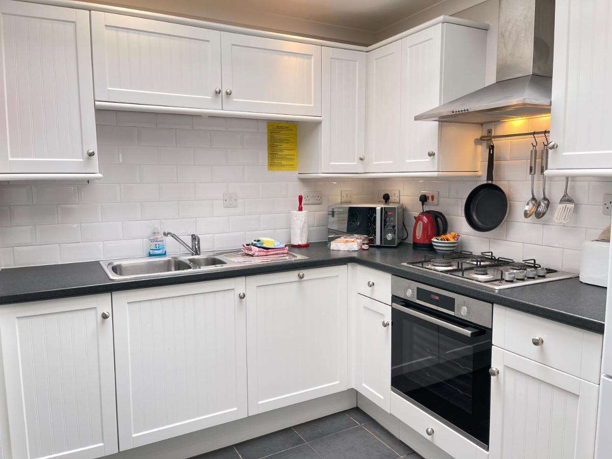 37 Trenwith Place, Charming Family Home & Garden! St Ives  Exterior photo