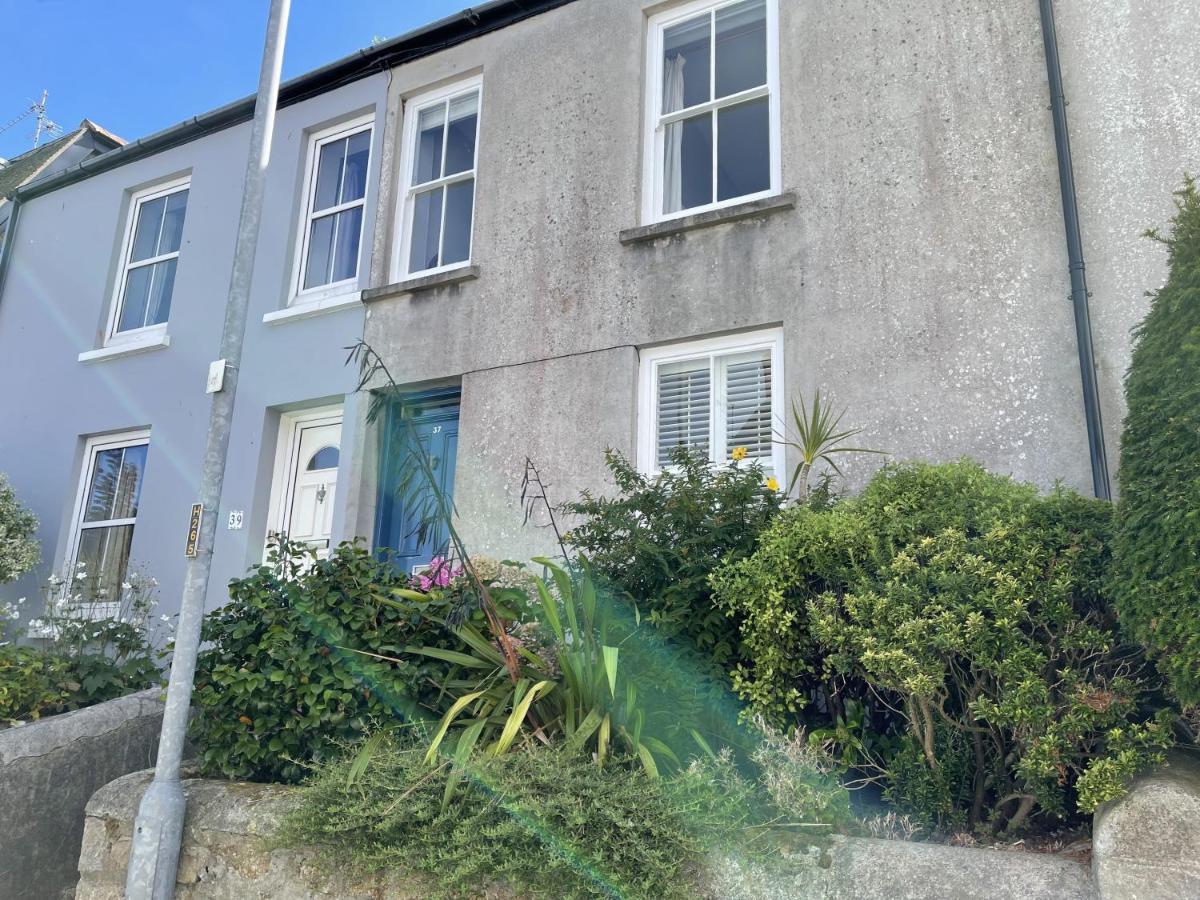 37 Trenwith Place, Charming Family Home & Garden! St Ives  Exterior photo